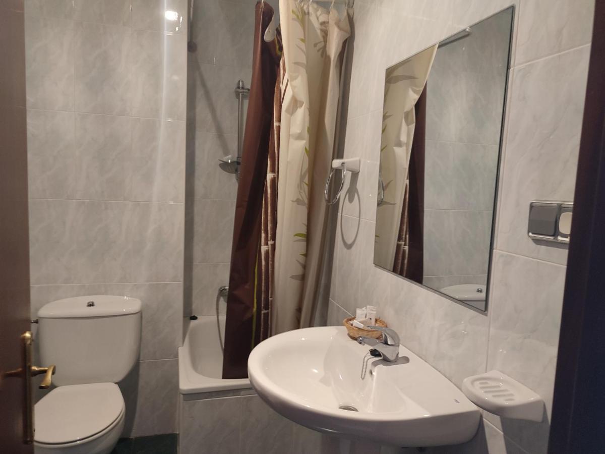 Hotel Pisuerga Proaza Bagian luar foto