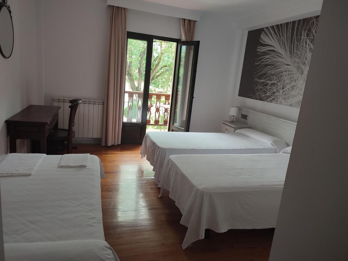 Hotel Pisuerga Proaza Bagian luar foto