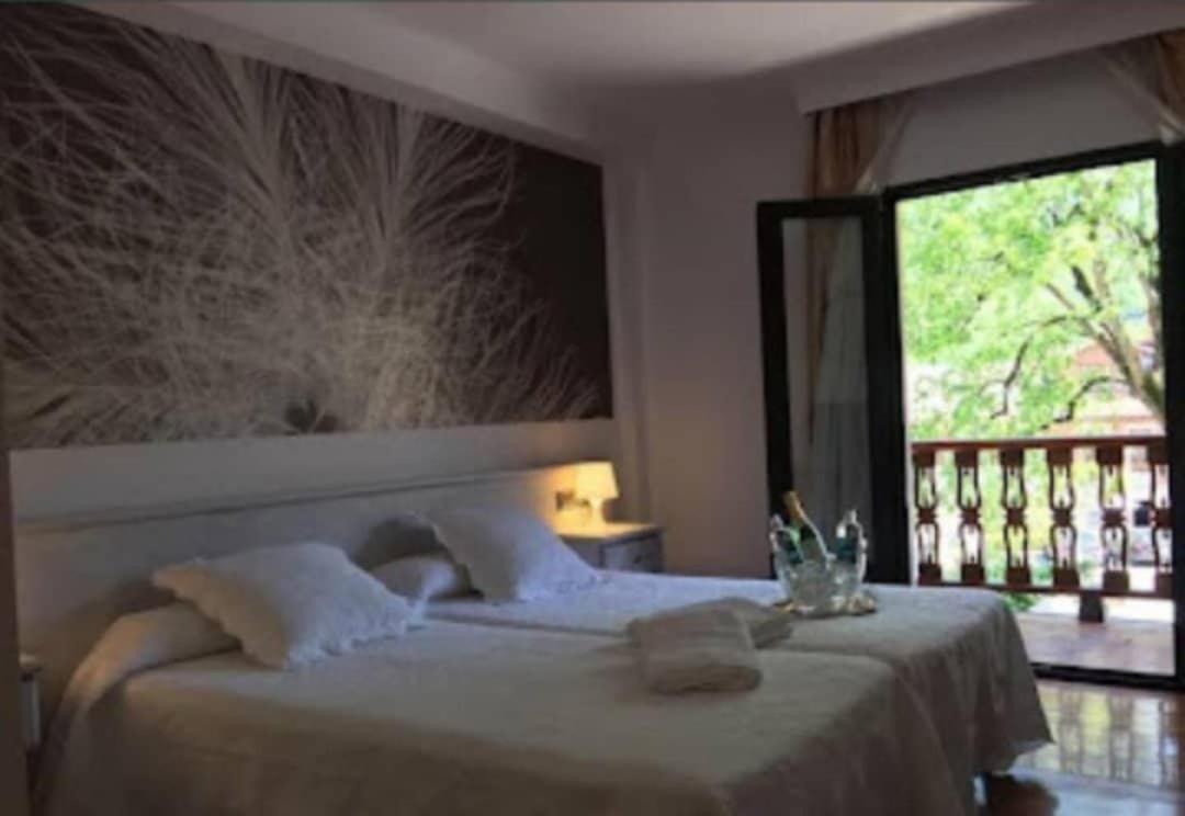 Hotel Pisuerga Proaza Bagian luar foto